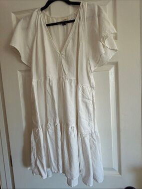 White Tiered V-Neck Flutter Sleeve Dress universal thread L
